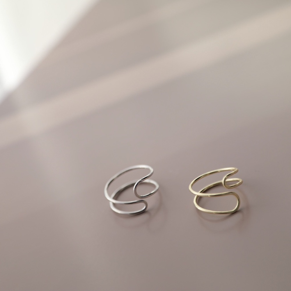 Minimalist Midi Ring | 14k Gold Plated - Picture 7 of 8